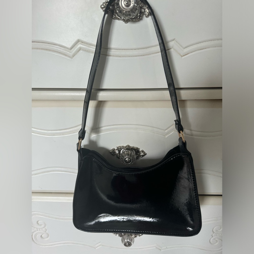 Black purse shoulder bag (Never used)